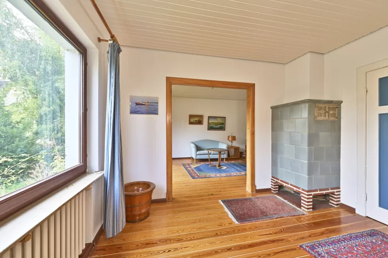 Ansicht · Wedel: Altbau mit zwei Wohnebenen, 1.003 m² Garten und Atelier im Grünen · Bild 3 von 17 · IMMO Holm
