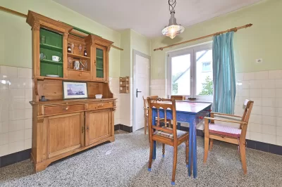 Ansicht · Wedel: Altbau mit zwei Wohnebenen, 1.003 m² Garten und Atelier im Grünen · Bild 5 von 17 · IMMO Holm