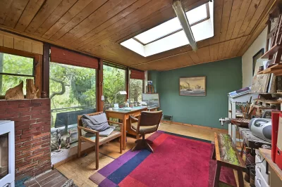 Ansicht · Wedel: Altbau mit zwei Wohnebenen, 1.003 m² Garten und Atelier im Grünen · Bild 15 von 17 · IMMO Holm
