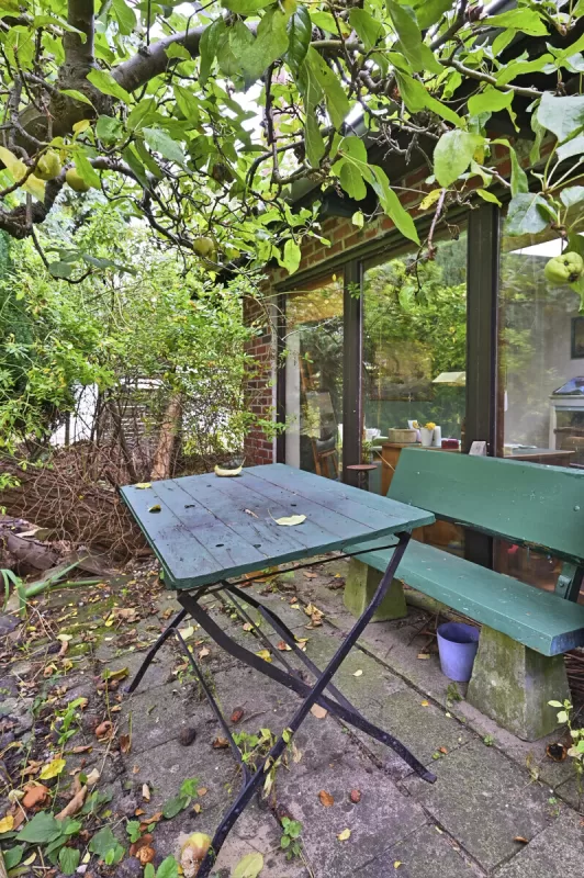 Ansicht · Wedel: Altbau mit zwei Wohnebenen, 1.003 m² Garten und Atelier im Grünen · Bild 16 von 17 · IMMO Holm