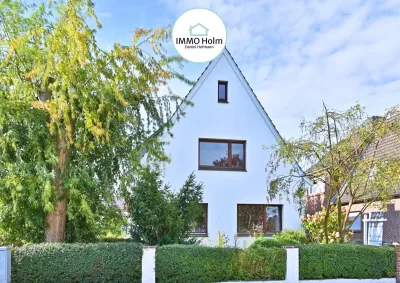 Wedel: Altbau mit zwei Wohnebenen, 1.003 m² Garten und Atelier im Grünen · Wedel