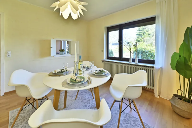 Ansicht · Viel Platz für den eigenen Stil - Einfamilienhaus in der Moorwegsiedlung · Bild 9 von 18 · IMMO Holm