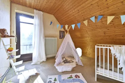Ansicht · Viel Platz für den eigenen Stil - Einfamilienhaus in der Moorwegsiedlung · Bild 10 von 18 · IMMO Holm