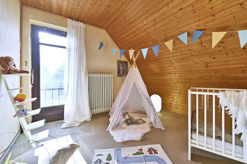 Ansicht · Viel Platz für den eigenen Stil - Einfamilienhaus in der Moorwegsiedlung · Bild 10 von 18 · IMMO Holm