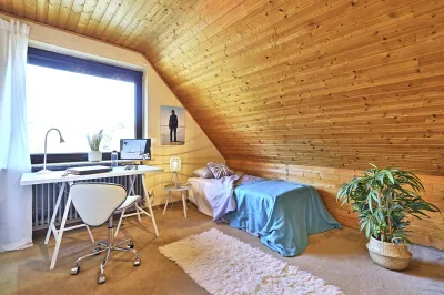 Ansicht · Viel Platz für den eigenen Stil - Einfamilienhaus in der Moorwegsiedlung · Bild 14 von 18 · IMMO Holm