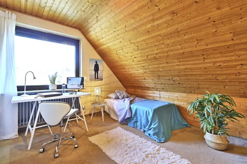 Ansicht · Viel Platz für den eigenen Stil - Einfamilienhaus in der Moorwegsiedlung · Bild 14 von 18 · IMMO Holm