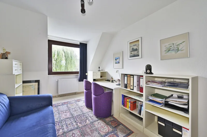 Ansicht · Großzügiges Reihenmittelhaus mit schönem Wintergarten in Holm! · Bild 9 von 15 · IMMO Holm