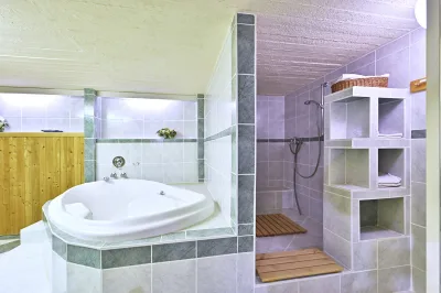 Ansicht · Großzügiges Reihenmittelhaus mit schönem Wintergarten in Holm! · Bild 13 von 15 · IMMO Holm