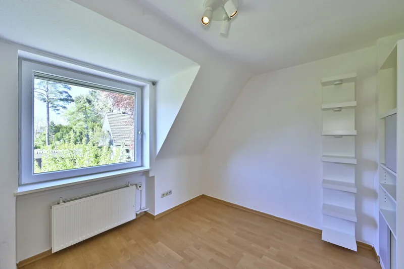 Ansicht · Ein Haus, das Ihnen nicht alles abverlangt – Doppelhaushälfte in Wedel · Bild 10 von 15 · IMMO Holm