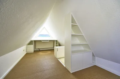 Ansicht · Ein Haus, das Ihnen nicht alles abverlangt – Doppelhaushälfte in Wedel · Bild 11 von 15 · IMMO Holm