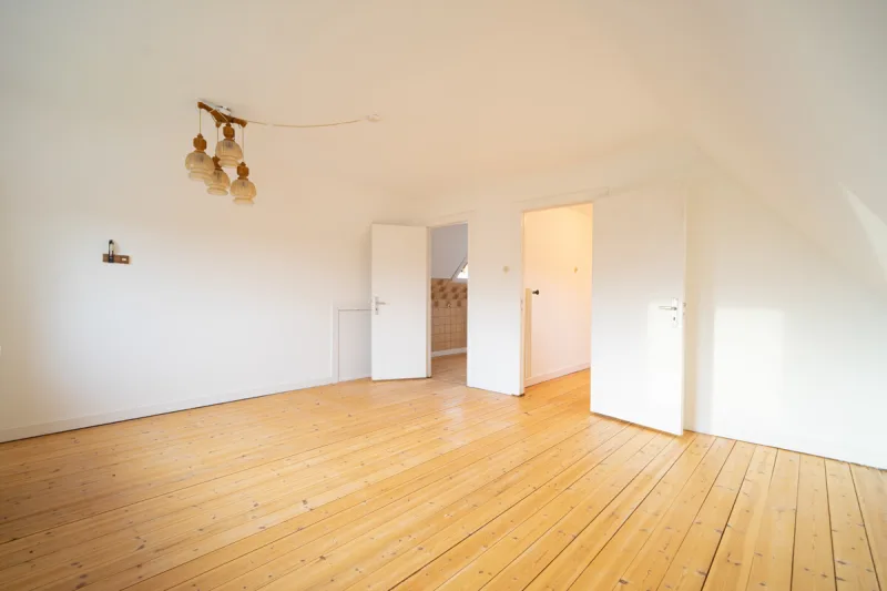 Ansicht · Gartenparadies für die ganze Familie - wo Ihr Traumhaus Wurzeln schlägt! · Bild 9 von 19 · IMMO Holm
