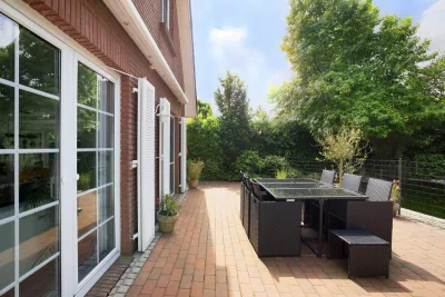 Ansicht · Ihr Traumhaus in Hetlingen: Wohnen mit Stil, Komfort und Badespaß · Bild 3 von 30 · IMMO Holm