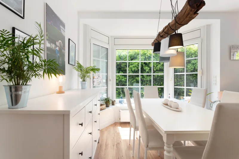 Ansicht · Ihr Traumhaus in Hetlingen: Wohnen mit Stil, Komfort und Badespaß · Bild 18 von 30 · IMMO Holm