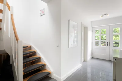 Ansicht · Ihr Traumhaus in Hetlingen: Wohnen mit Stil, Komfort und Badespaß · Bild 26 von 30 · IMMO Holm