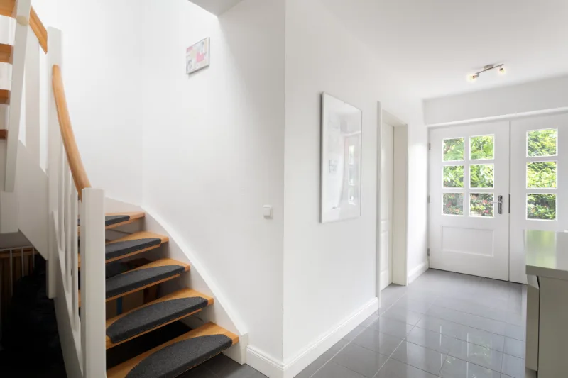 Ansicht · Ihr Traumhaus in Hetlingen: Wohnen mit Stil, Komfort und Badespaß · Bild 26 von 30 · IMMO Holm