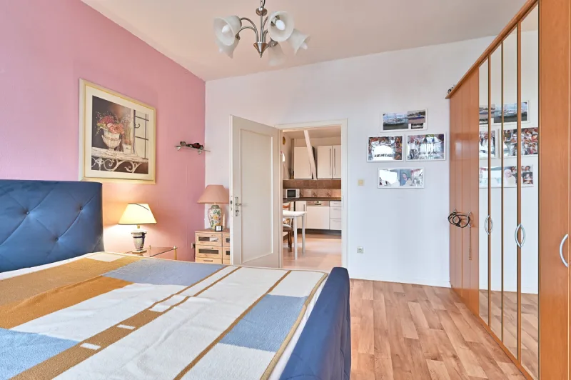 Ansicht · Charme mit Stil und Potential -  aus Zwei - mach Einfamilienhaus · Bild 7 von 19 · IMMO Holm