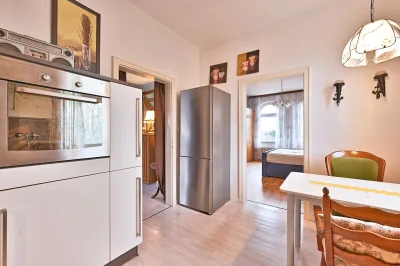 Ansicht · Charme mit Stil und Potential -  aus Zwei - mach Einfamilienhaus · Bild 9 von 19 · IMMO Holm