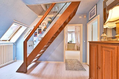 Ansicht · Charme mit Stil und Potential -  aus Zwei - mach Einfamilienhaus · Bild 10 von 19 · IMMO Holm