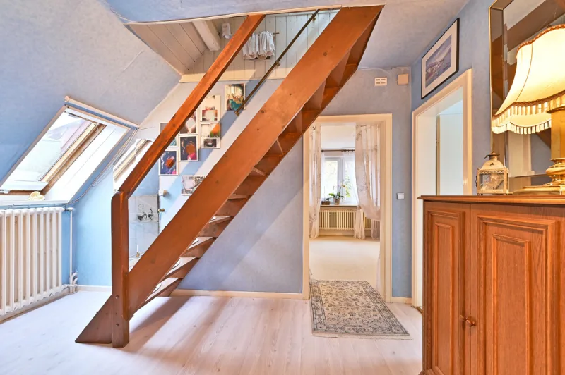 Ansicht · Charme mit Stil und Potential -  aus Zwei - mach Einfamilienhaus · Bild 10 von 19 · IMMO Holm