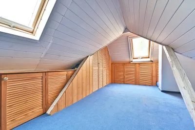 Ansicht · Charme mit Stil und Potential -  aus Zwei - mach Einfamilienhaus · Bild 11 von 19 · IMMO Holm