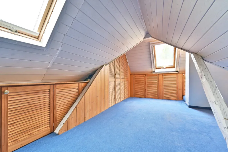 Ansicht · Charme mit Stil und Potential -  aus Zwei - mach Einfamilienhaus · Bild 11 von 19 · IMMO Holm