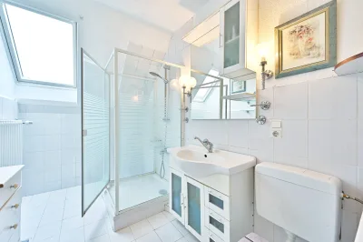 Ansicht · Charme mit Stil und Potential -  aus Zwei - mach Einfamilienhaus · Bild 12 von 19 · IMMO Holm