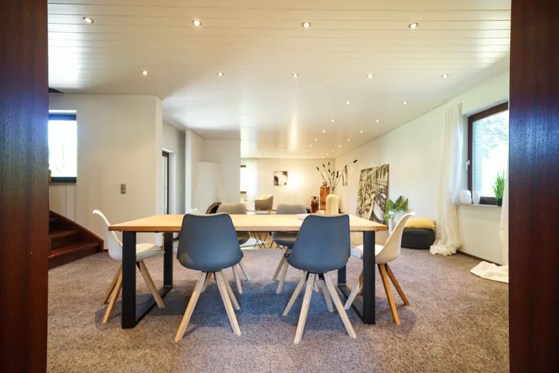 Ansicht · Wohnparadies mit viel Platz und besonderen Highlights · Bild 6 von 30 · IMMO Holm