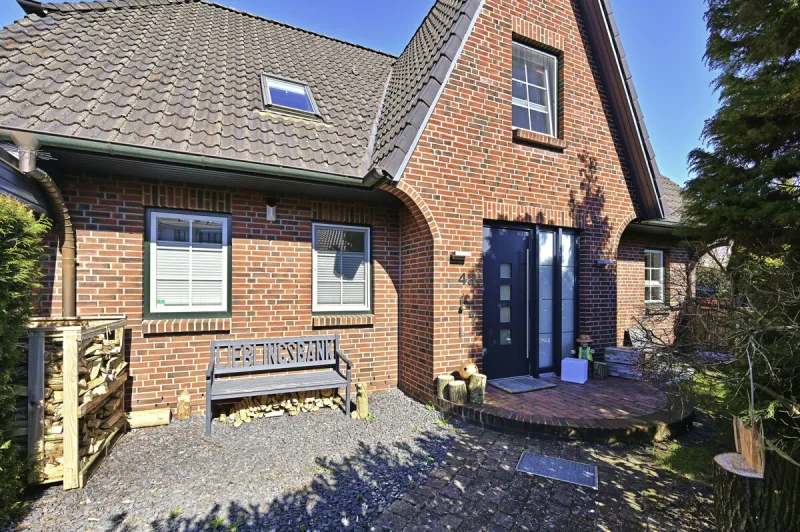 Ansicht · Ihr neues Zuhause - Familientraum in Holm · Bild 2 von 26 · IMMO Holm