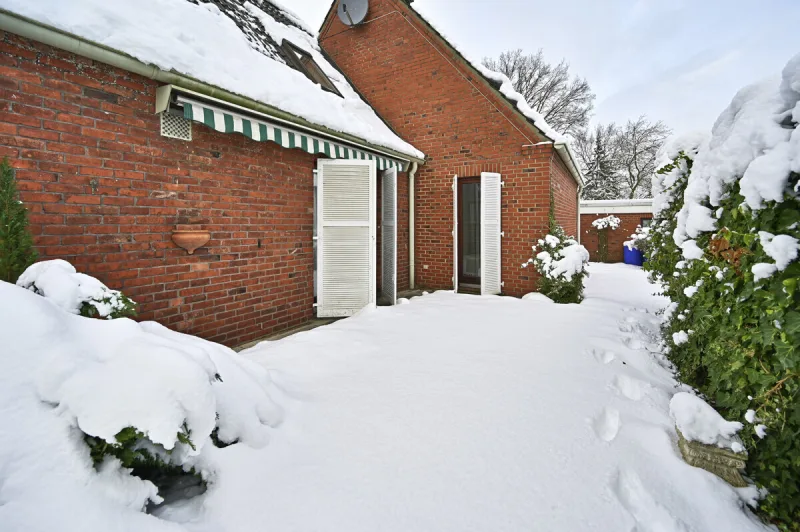 Ansicht · Wo Raum und Ruhe zusammenkommen – ein Haus mit Charme! · Bild 4 von 22 · IMMO Holm
