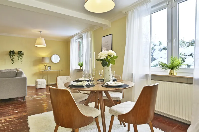 Ansicht · Wo Raum und Ruhe zusammenkommen – ein Haus mit Charme! · Bild 8 von 22 · IMMO Holm