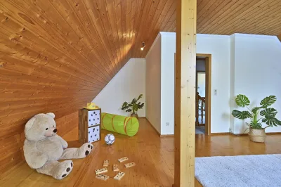 Ansicht · Wo Raum und Ruhe zusammenkommen – ein Haus mit Charme! · Bild 15 von 22 · IMMO Holm