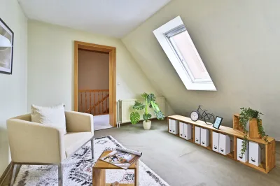 Ansicht · Wo Raum und Ruhe zusammenkommen – ein Haus mit Charme! · Bild 16 von 22 · IMMO Holm