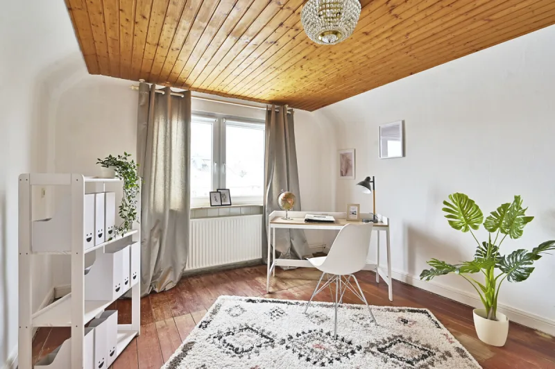 Ansicht · Wo Raum und Ruhe zusammenkommen – ein Haus mit Charme! · Bild 18 von 22 · IMMO Holm