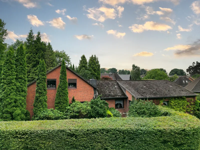 Am Waldrand – Einfamilienhaus mit Einliegerwohnung · Titelbild · IMMO Holm