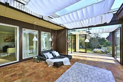 Ansicht · Wohnen auf einer Ebene – Familienbungalow mit Garten & Potenzial · Bild 8 von 16 · IMMO Holm