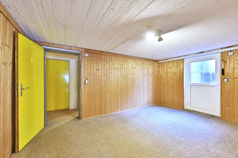 Ansicht · Wohnen auf einer Ebene – Familienbungalow mit Garten & Potenzial · Bild 12 von 16 · IMMO Holm