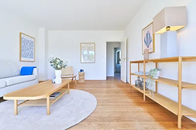 Ansicht · Ruhige Wohnstraße, beste Anbindung. Blick in die Baumkronen. · Bild 5 von 14 · IMMO Holm