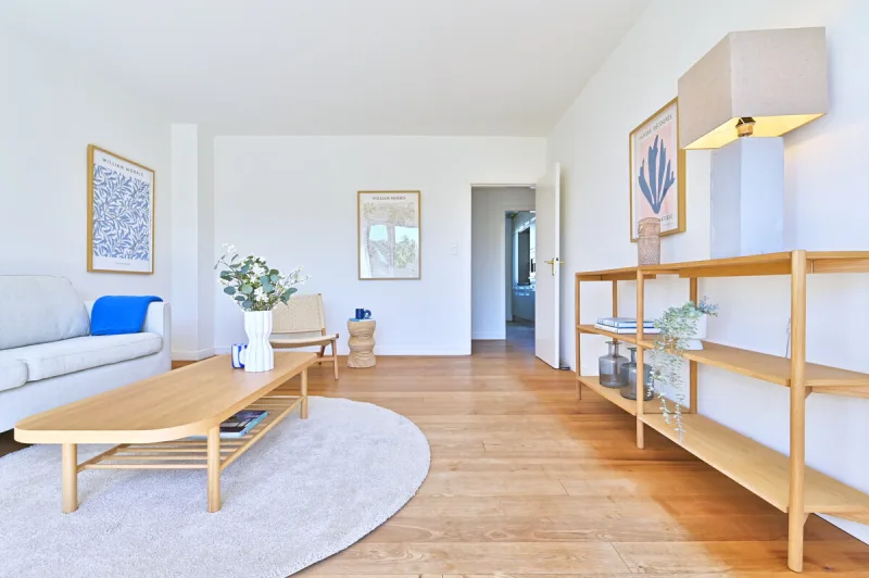 Ansicht · Ruhige Wohnstraße, beste Anbindung. Blick in die Baumkronen. · Bild 5 von 14 · IMMO Holm
