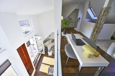 Ansicht · Stilvolle Eleganz - Neuwertige Galeriewohnung in Barmbek-Süd · Bild 15 von 20 · IMMO Holm