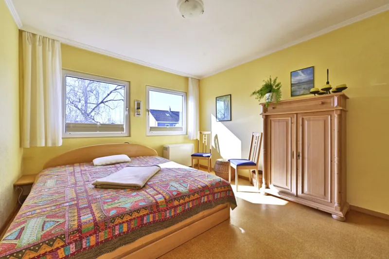 Ansicht · Großzügiges Reihenendhaus nahe Liether Wald – ideal für Familien · Bild 7 von 16 · IMMO Holm