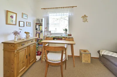 Ansicht · Großzügiges Reihenendhaus nahe Liether Wald – ideal für Familien · Bild 8 von 16 · IMMO Holm