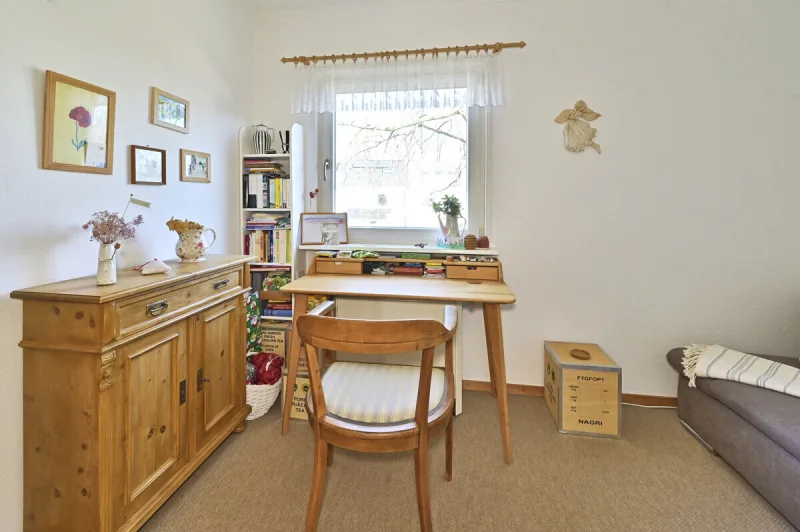 Ansicht · Großzügiges Reihenendhaus nahe Liether Wald – ideal für Familien · Bild 8 von 16 · IMMO Holm