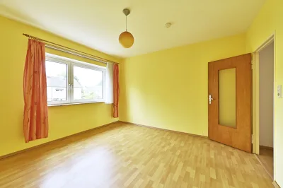 Ansicht · Reihenmittelhaus mit Zukunft – vom Alten zum Eigenen · Bild 11 von 22 · IMMO Holm