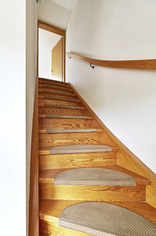 Ansicht · Reihenmittelhaus mit Zukunft – vom Alten zum Eigenen · Bild 13 von 22 · IMMO Holm