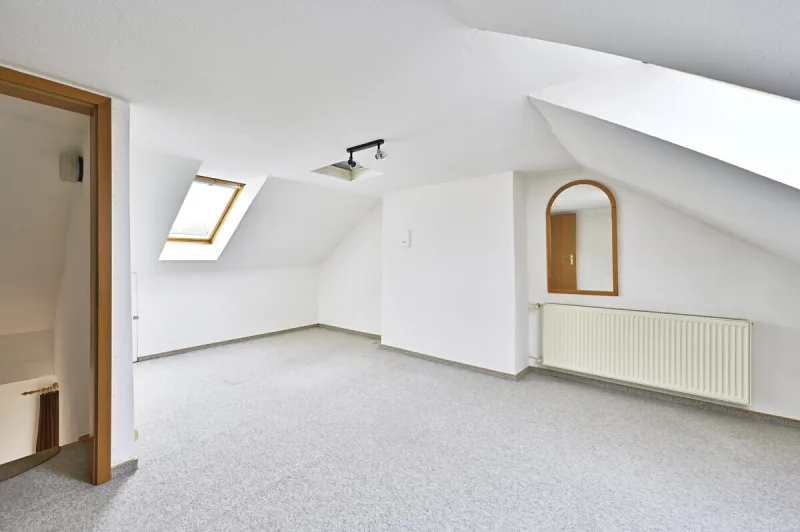 Ansicht · Reihenmittelhaus mit Zukunft – vom Alten zum Eigenen · Bild 15 von 22 · IMMO Holm