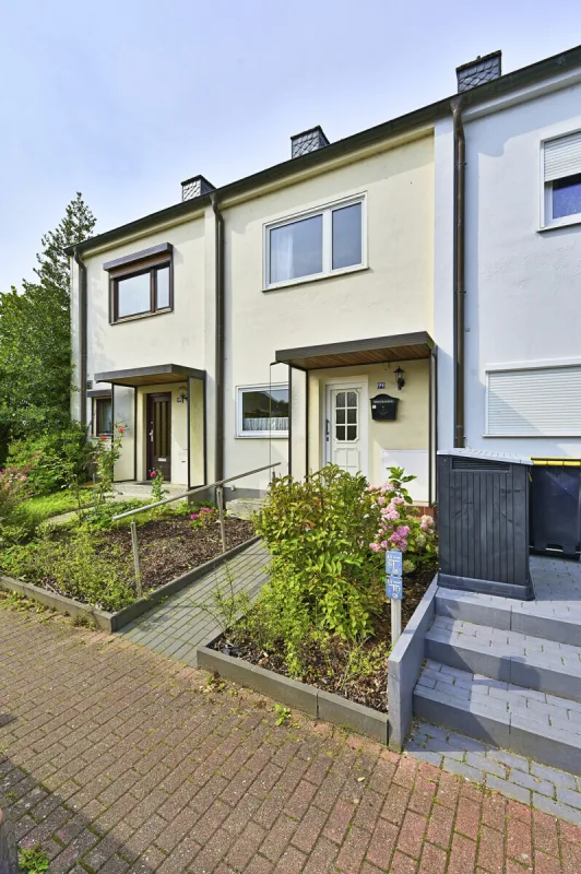 Ansicht · Reihenmittelhaus mit Zukunft – vom Alten zum Eigenen · Bild 22 von 22 · IMMO Holm