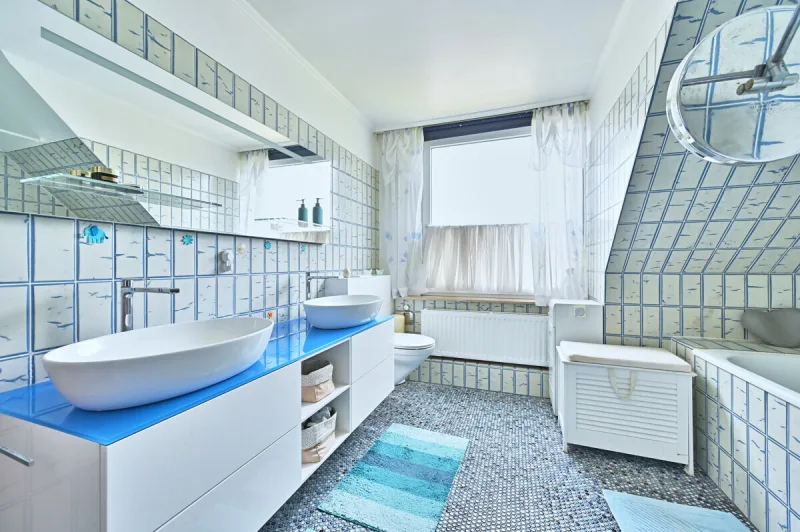 Ansicht · Mehr Haus als erwartet - ein Reihenmittelhaus, das sich vom erwarteten abhebt · Bild 14 von 19 · IMMO Holm