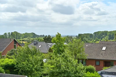 Ansicht · Mehr Haus als erwartet - ein Reihenmittelhaus, das sich vom erwarteten abhebt · Bild 17 von 19 · IMMO Holm